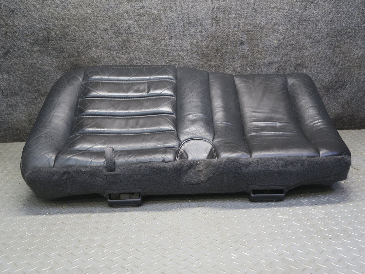 2005-2007 Hummer H2 Rear Left Second 2ND ROW Seat Lower Leather Cushion