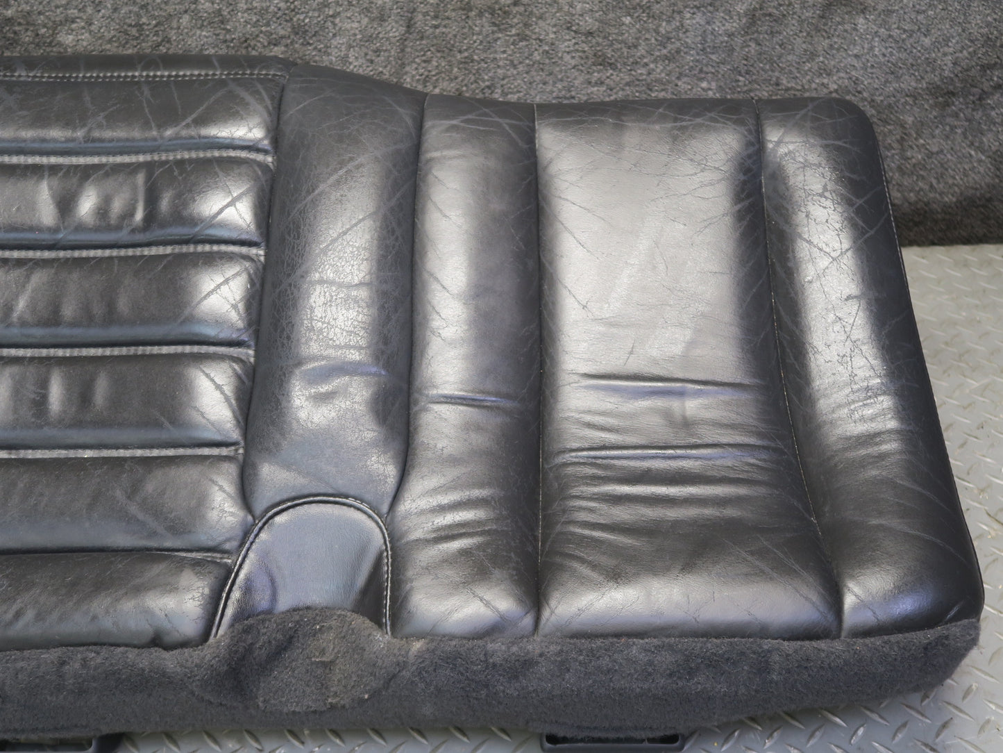 2005-2007 Hummer H2 Rear Left Second 2ND ROW Seat Lower Leather Cushion