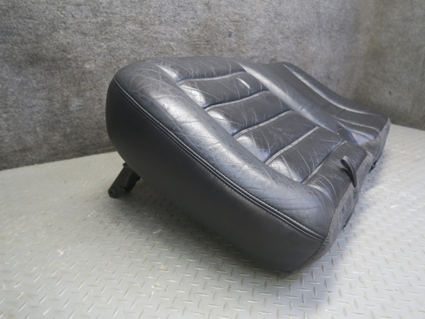 2005-2007 Hummer H2 Rear Left Second 2ND ROW Seat Lower Leather Cushion