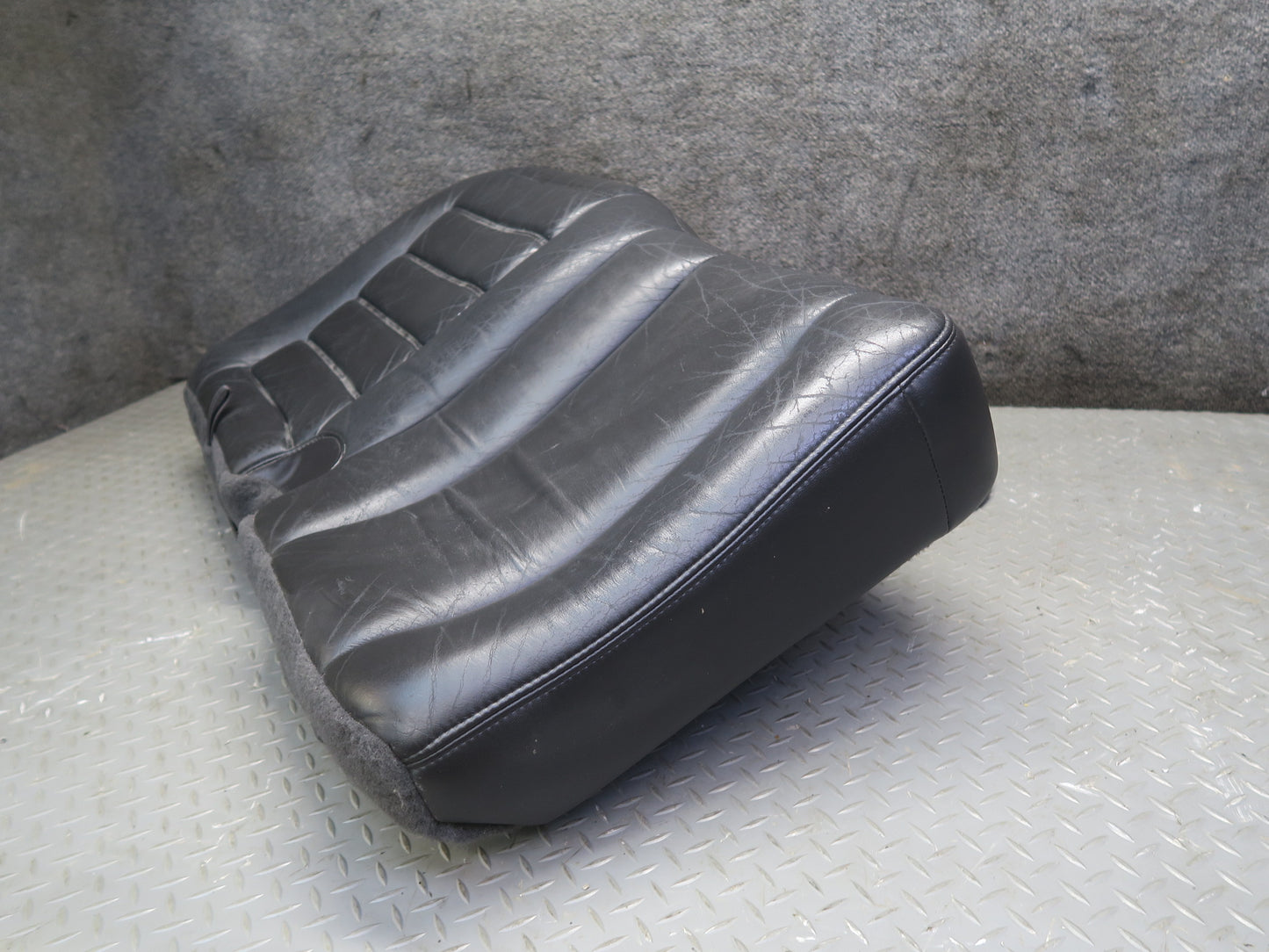 2005-2007 Hummer H2 Rear Left Second 2ND ROW Seat Lower Leather Cushion
