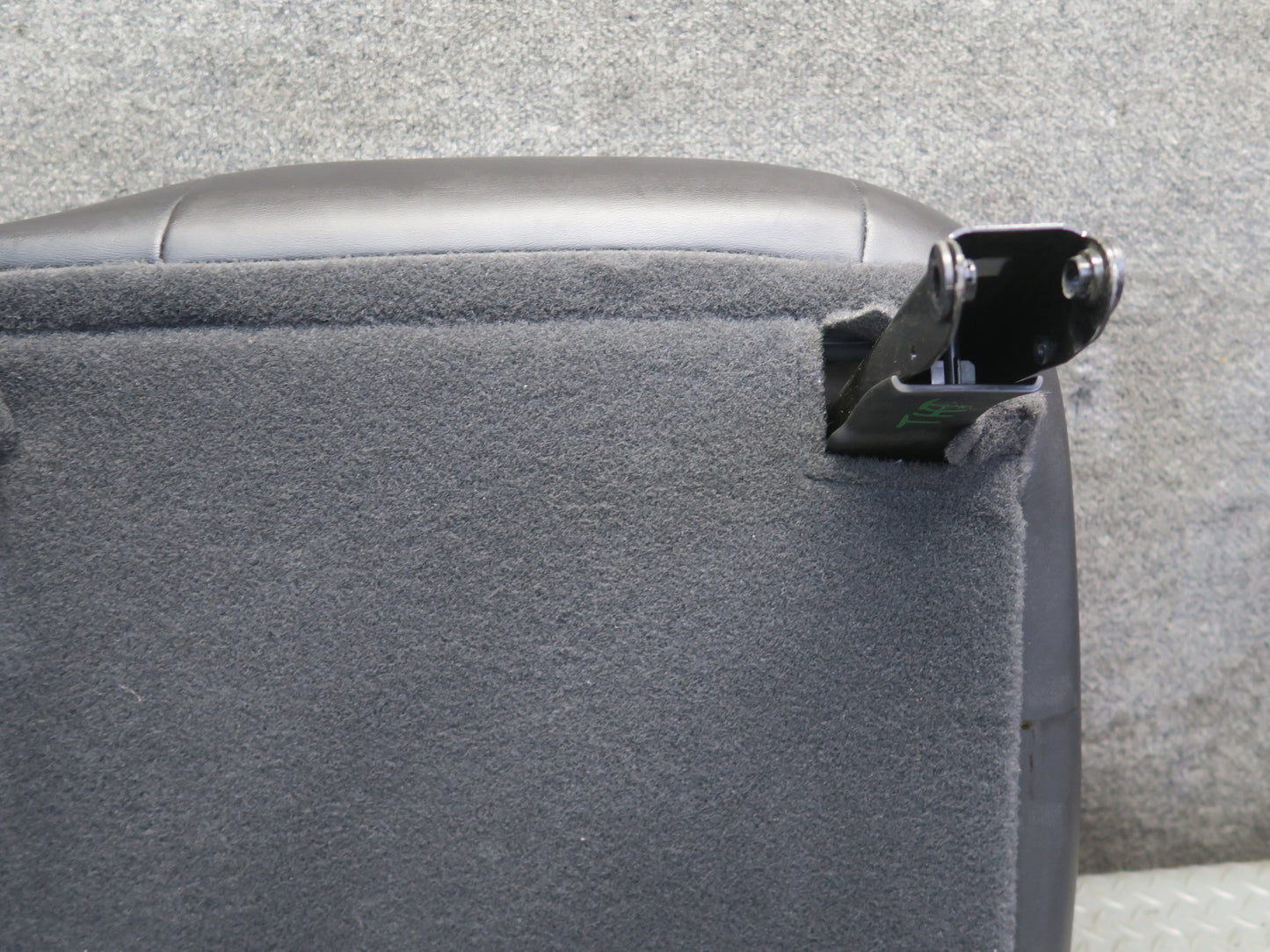 2005-2007 Hummer H2 Rear Left Second 2ND ROW Seat Lower Leather Cushion