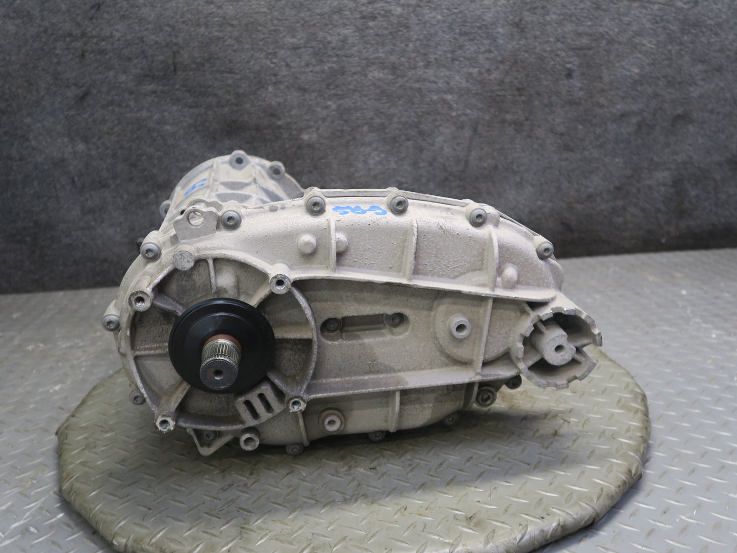 11-15 Audi 4L Q7 3.0L Automatic Transmission Gear Transfer Case OEM
