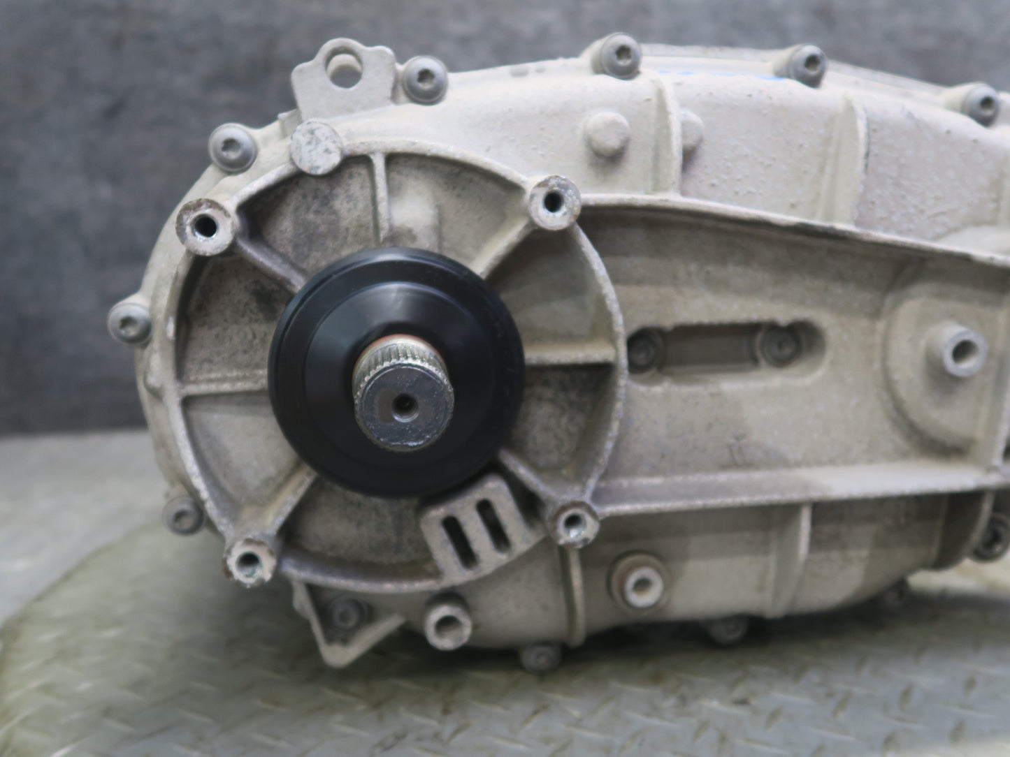 11-15 Audi 4L Q7 3.0L Automatic Transmission Gear Transfer Case OEM