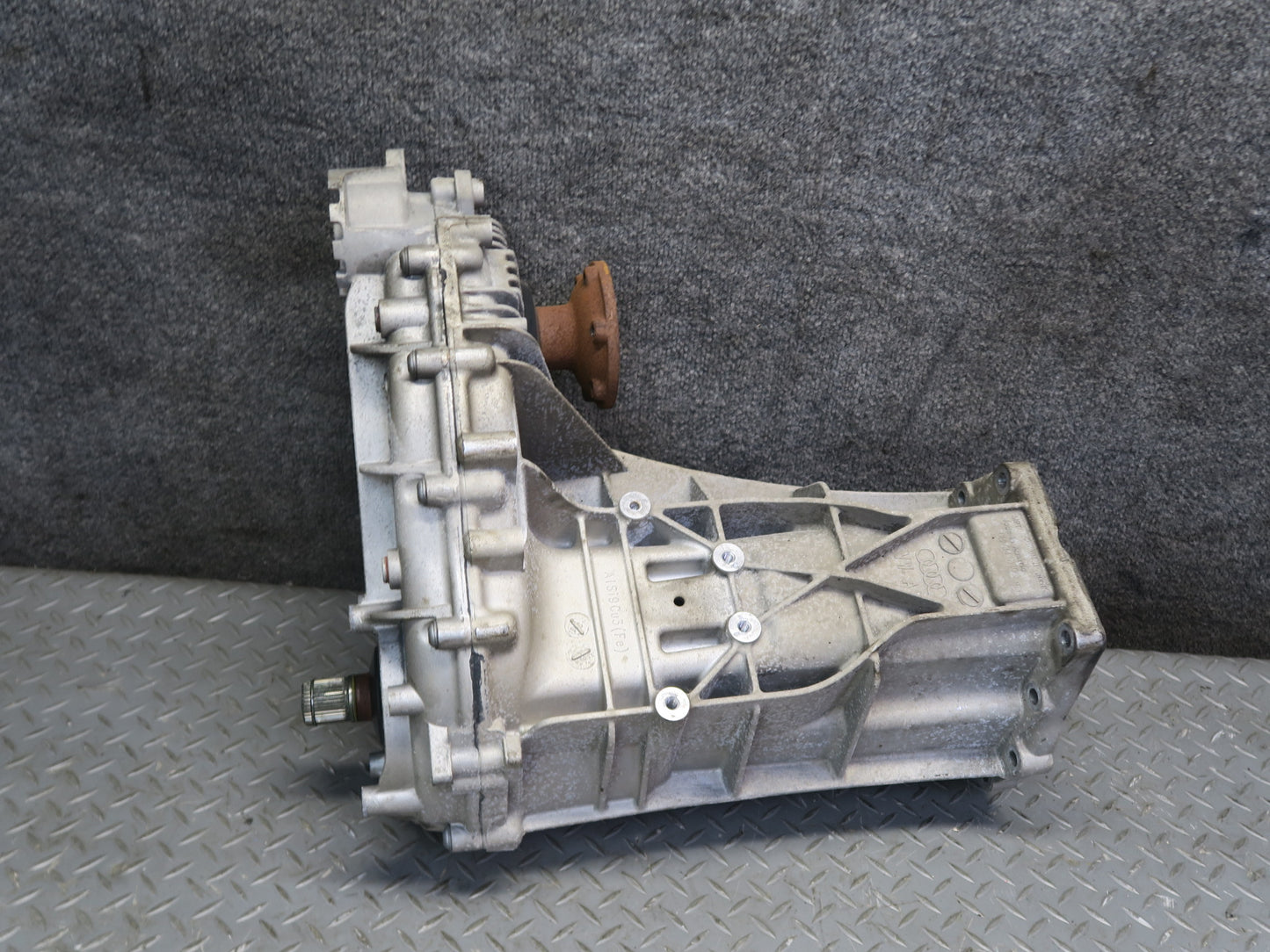 11-15 Audi 4L Q7 3.0L Automatic Transmission Gear Transfer Case OEM
