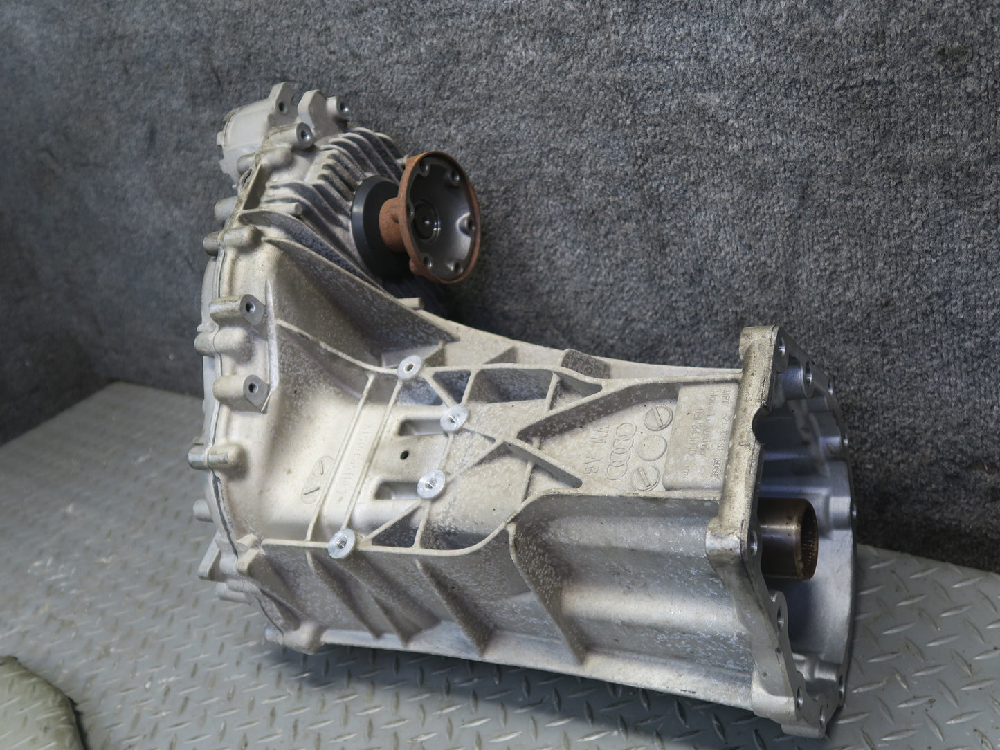 11-15 Audi 4L Q7 3.0L Automatic Transmission Gear Transfer Case OEM