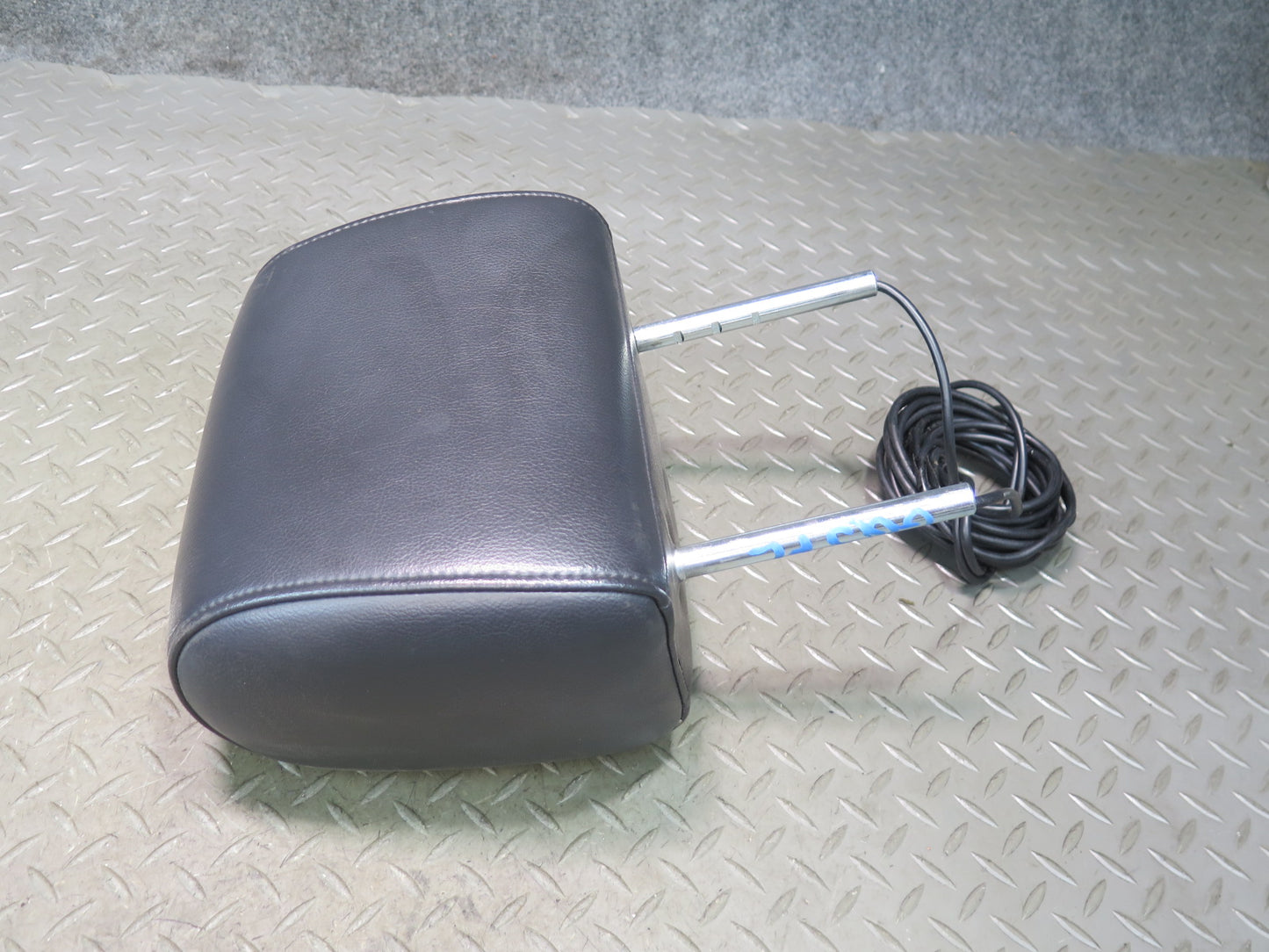 08-15 Audi 4L Q7 Set of 2 Front Leather Headrest w Monitor & Interface Box OEM