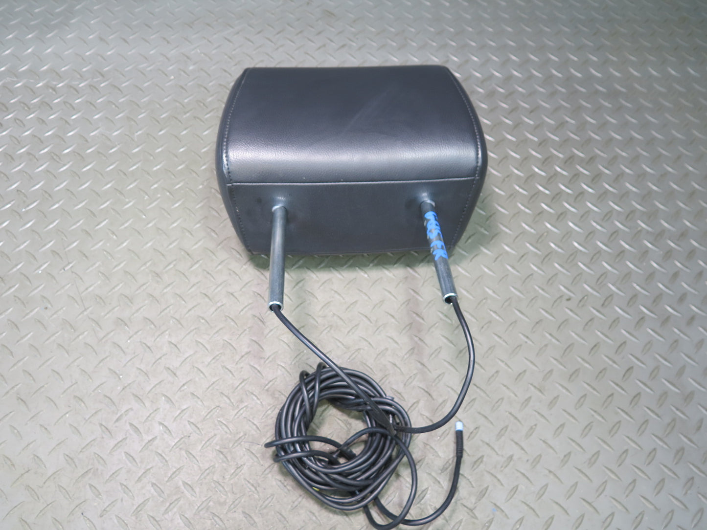 08-15 Audi 4L Q7 Set of 2 Front Leather Headrest w Monitor & Interface Box OEM