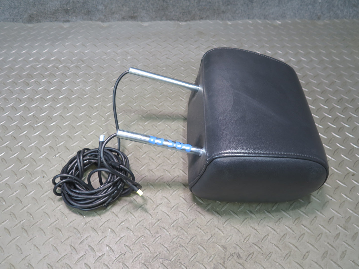 08-15 Audi 4L Q7 Set of 2 Front Leather Headrest w Monitor & Interface Box OEM