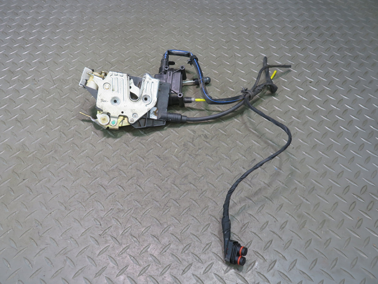 94-02 Mercedes R129 SL500 Left Door Lock Latch Actuator OEM