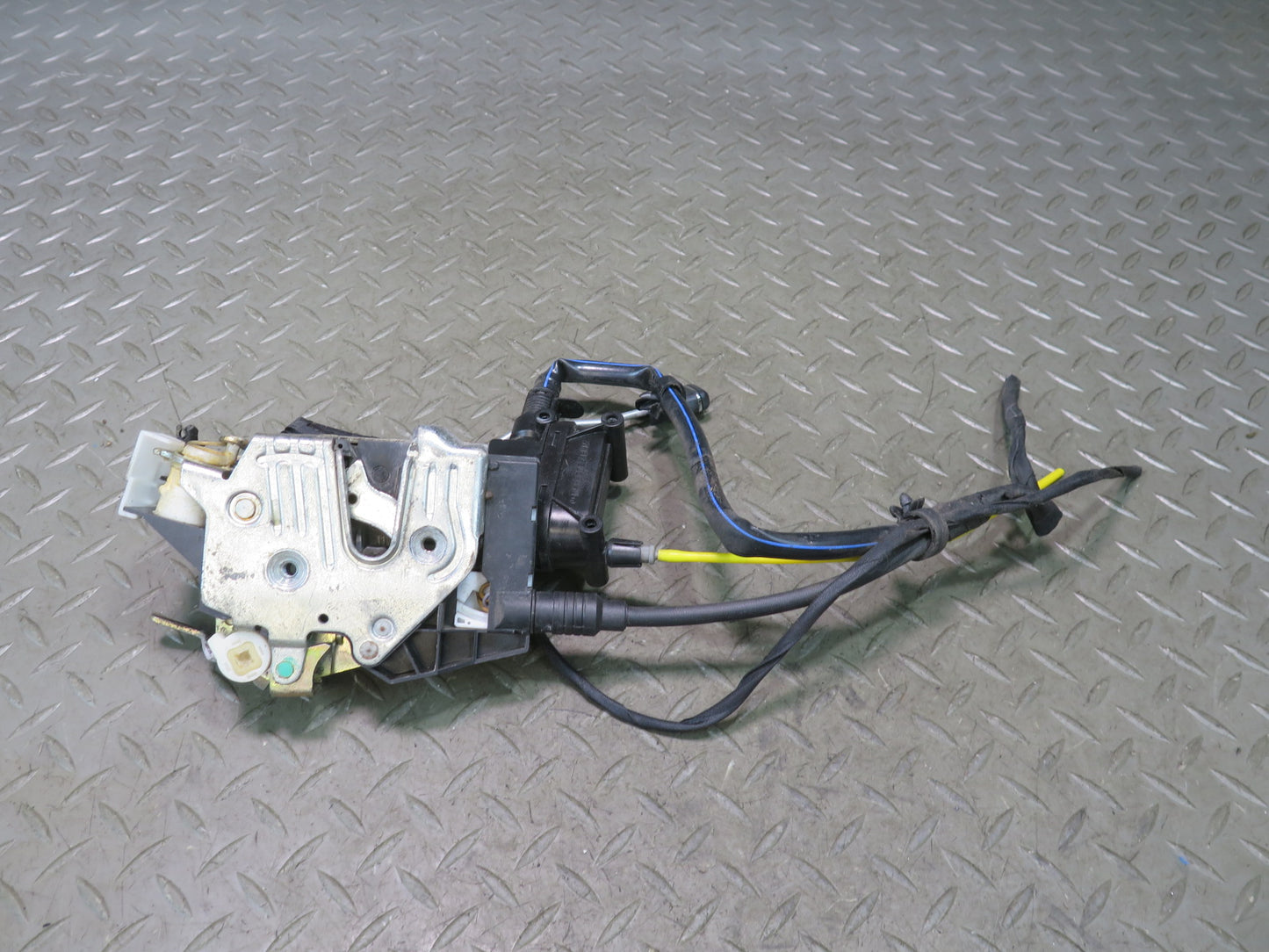 94-02 Mercedes R129 SL500 Left Door Lock Latch Actuator OEM
