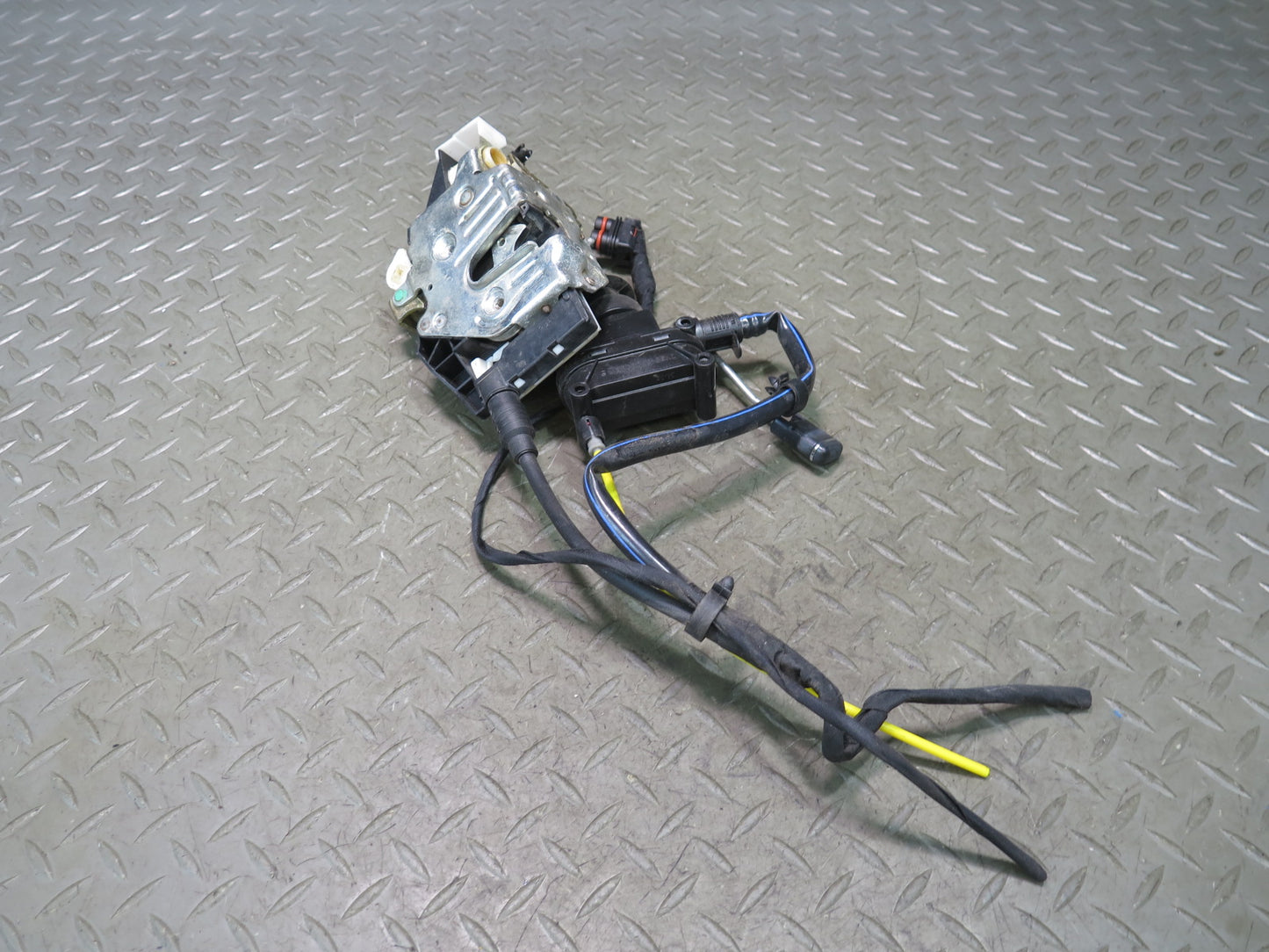 94-02 Mercedes R129 SL500 Left Door Lock Latch Actuator OEM