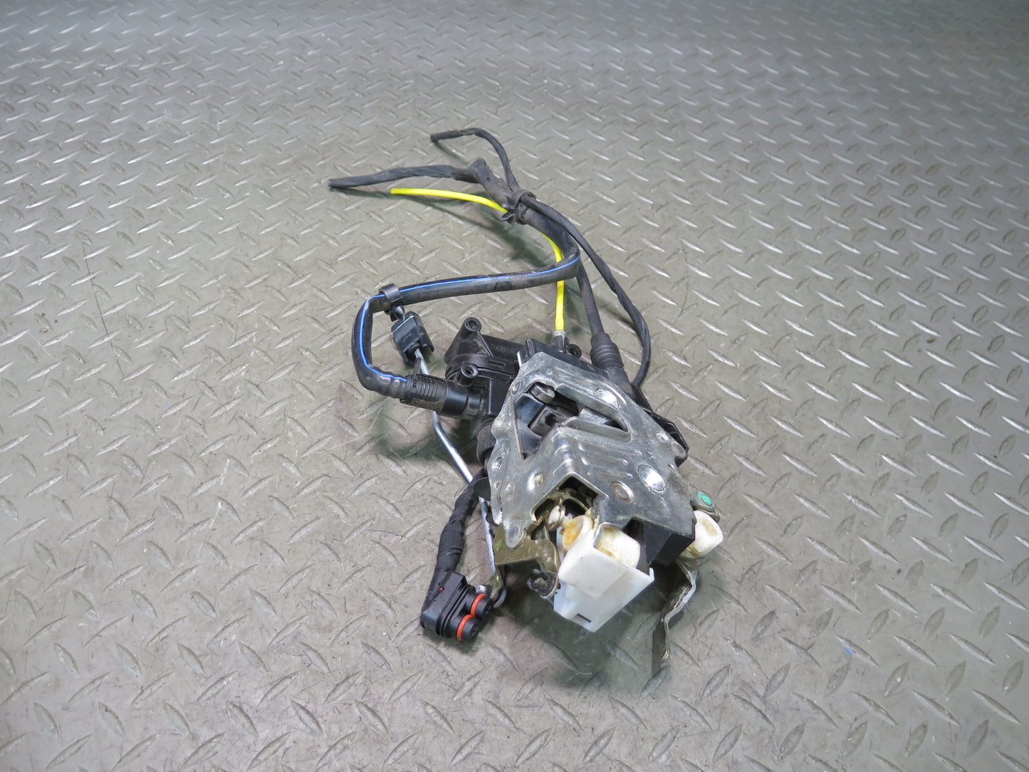 94-02 Mercedes R129 SL500 Left Door Lock Latch Actuator OEM