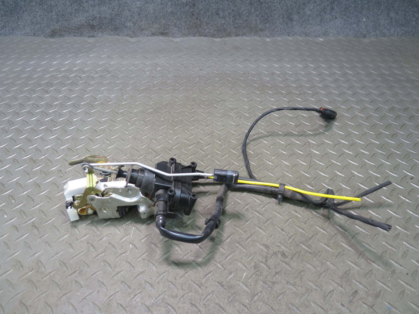 94-02 Mercedes R129 SL500 Left Door Lock Latch Actuator OEM