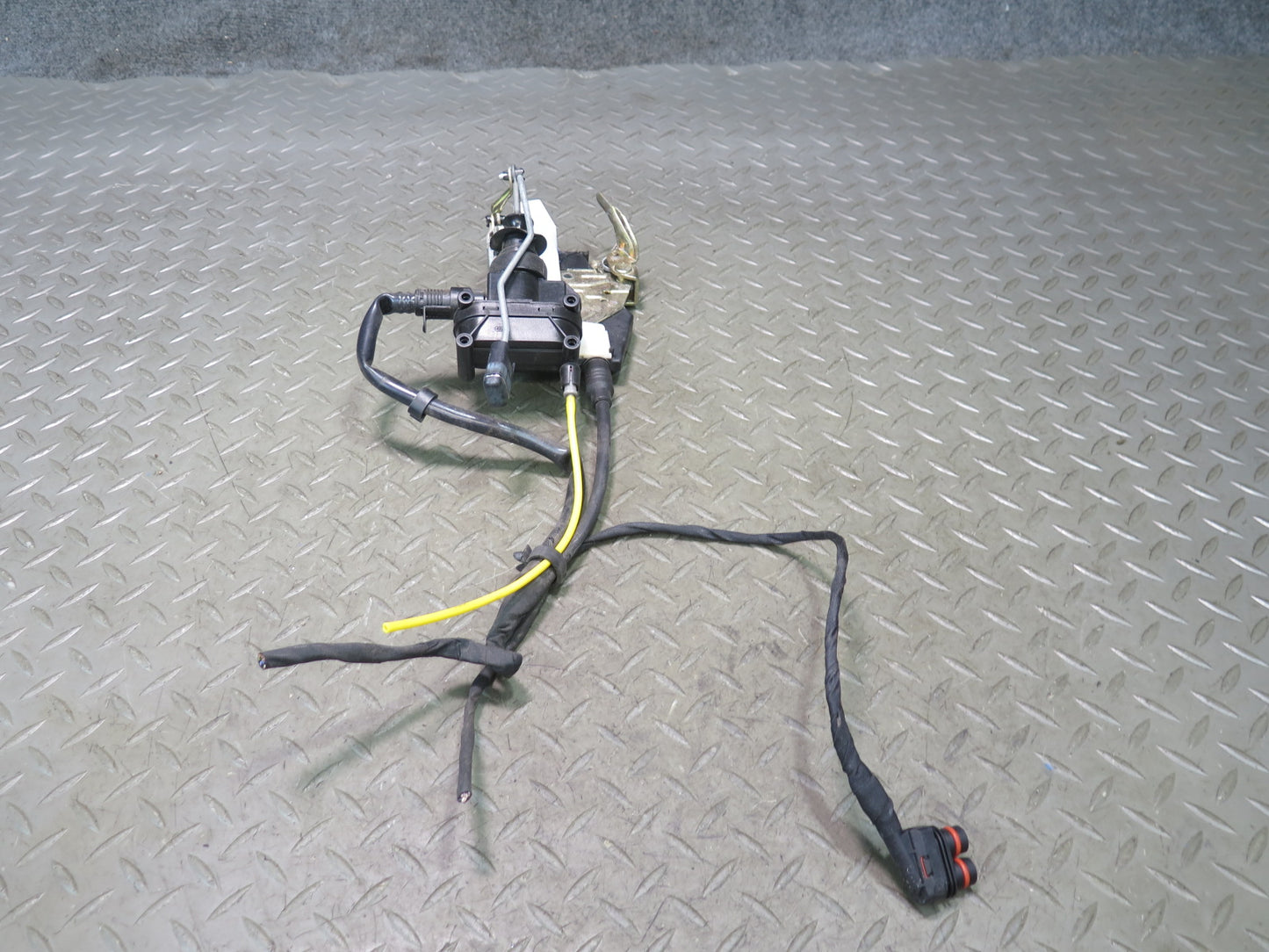 94-02 Mercedes R129 SL500 Left Door Lock Latch Actuator OEM