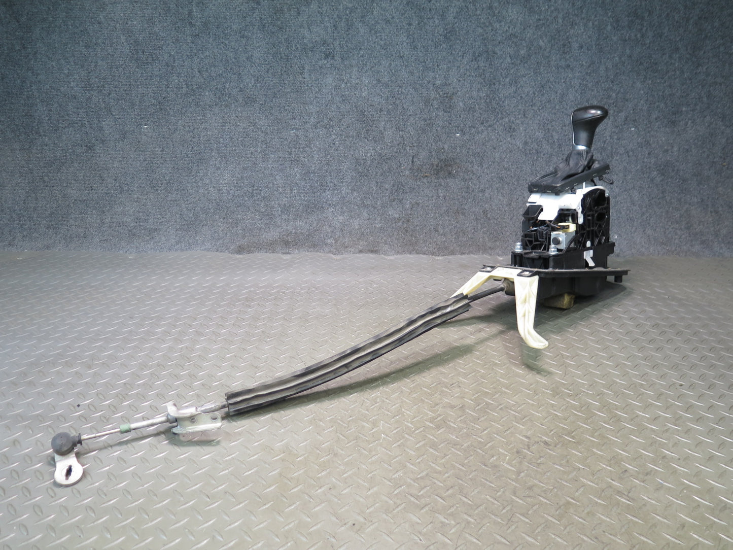 11-15 Audi 4L Q7 3.0L Automatic Transmission Gear Shifter w Knob Assembly OEM