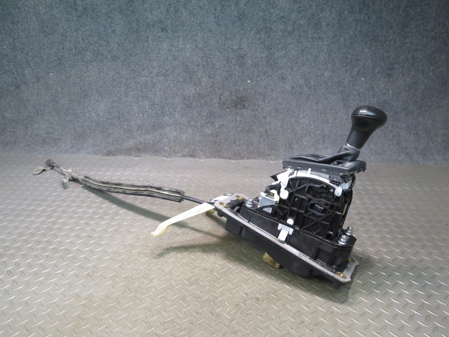 11-15 Audi 4L Q7 3.0L Automatic Transmission Gear Shifter w Knob Assembly OEM