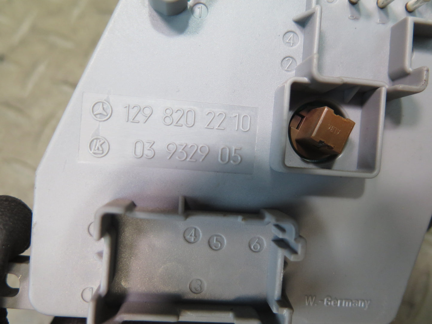 96-02 Mercedes R129 SL500 Right Seat Adjust Control Switch 1298202210 OEM