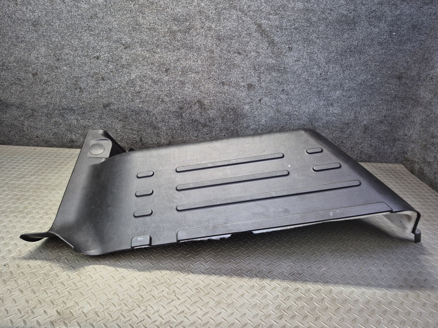 2005-2007 Hummer H2 Rear Left & Right Trunk Quarter Panel Trim Cover Set of 2