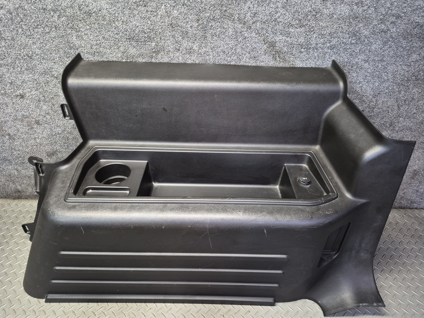 2005-2007 Hummer H2 Rear Left & Right Trunk Quarter Panel Trim Cover Set of 2