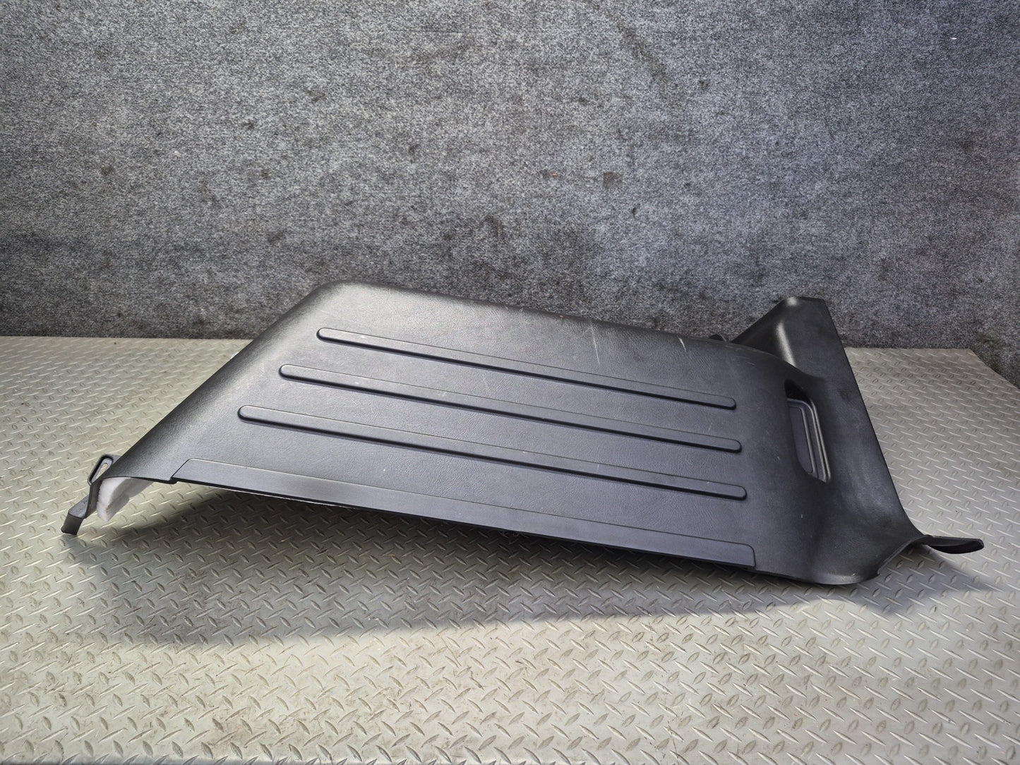 2005-2007 Hummer H2 Rear Left & Right Trunk Quarter Panel Trim Cover Set of 2