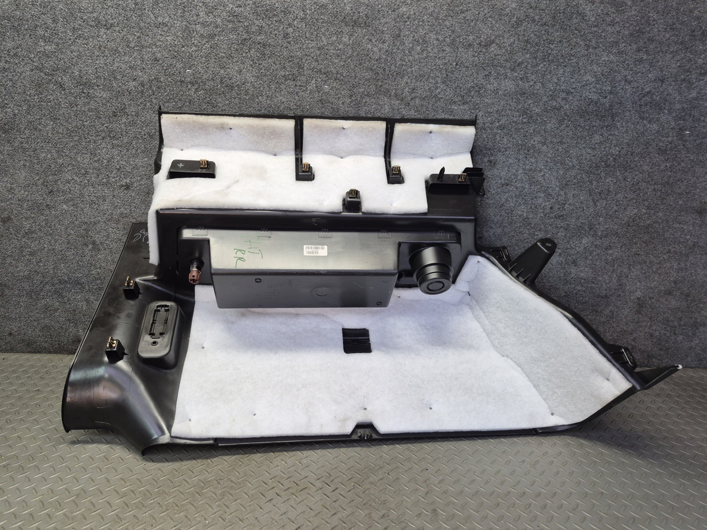 2005-2007 Hummer H2 Rear Left & Right Trunk Quarter Panel Trim Cover Set of 2