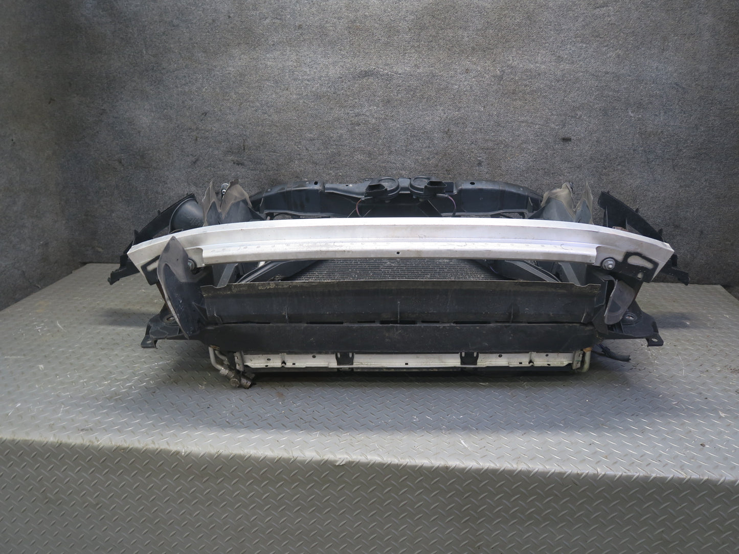 11-15 Audi 4L Q7 3.0L Radiator Core Support A/C Condenser Cooling Fan Set OEM