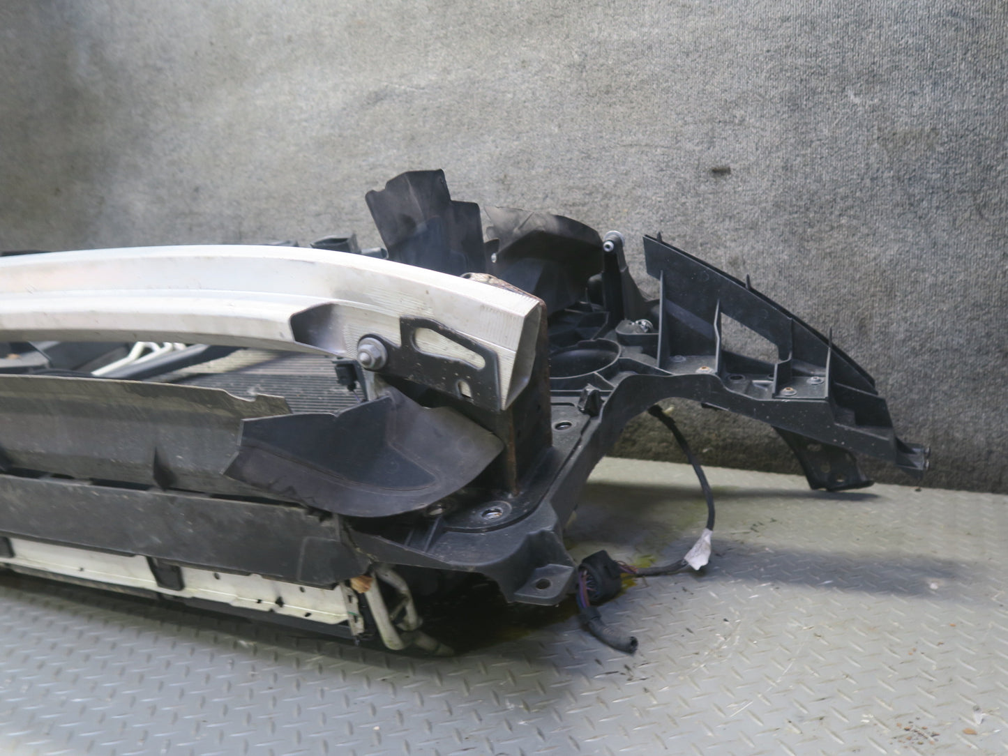 11-15 Audi 4L Q7 3.0L Radiator Core Support A/C Condenser Cooling Fan Set OEM
