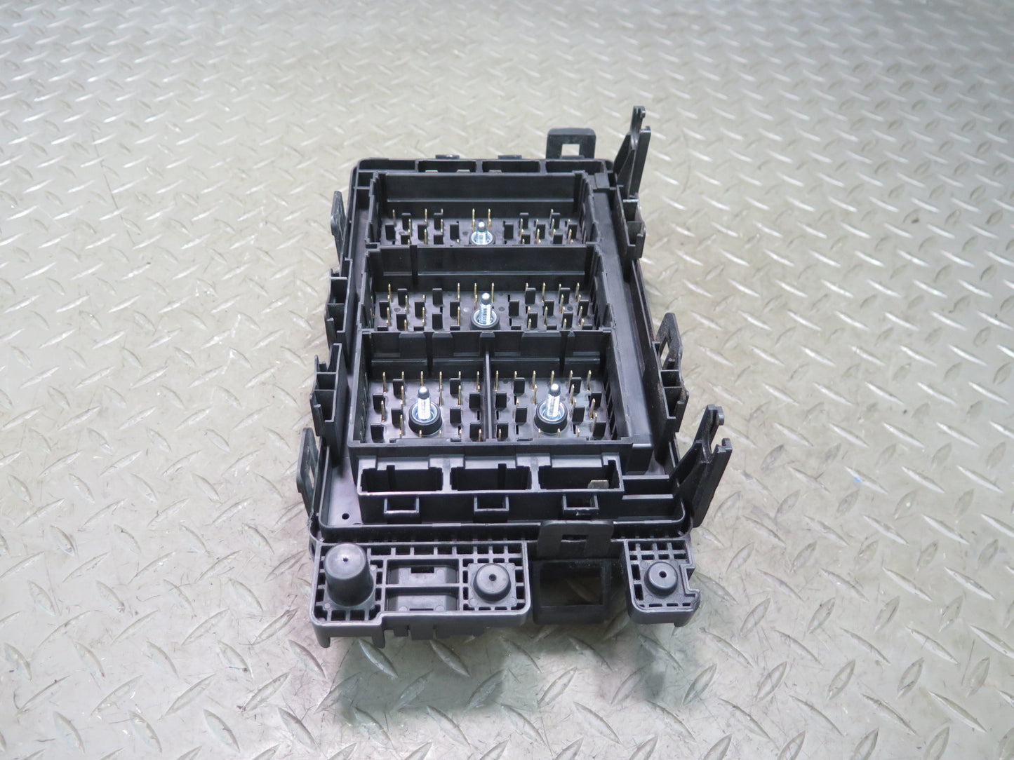 2004 Chevrolet SSR 5.3L Engine Fuse Box 15106508 OEM