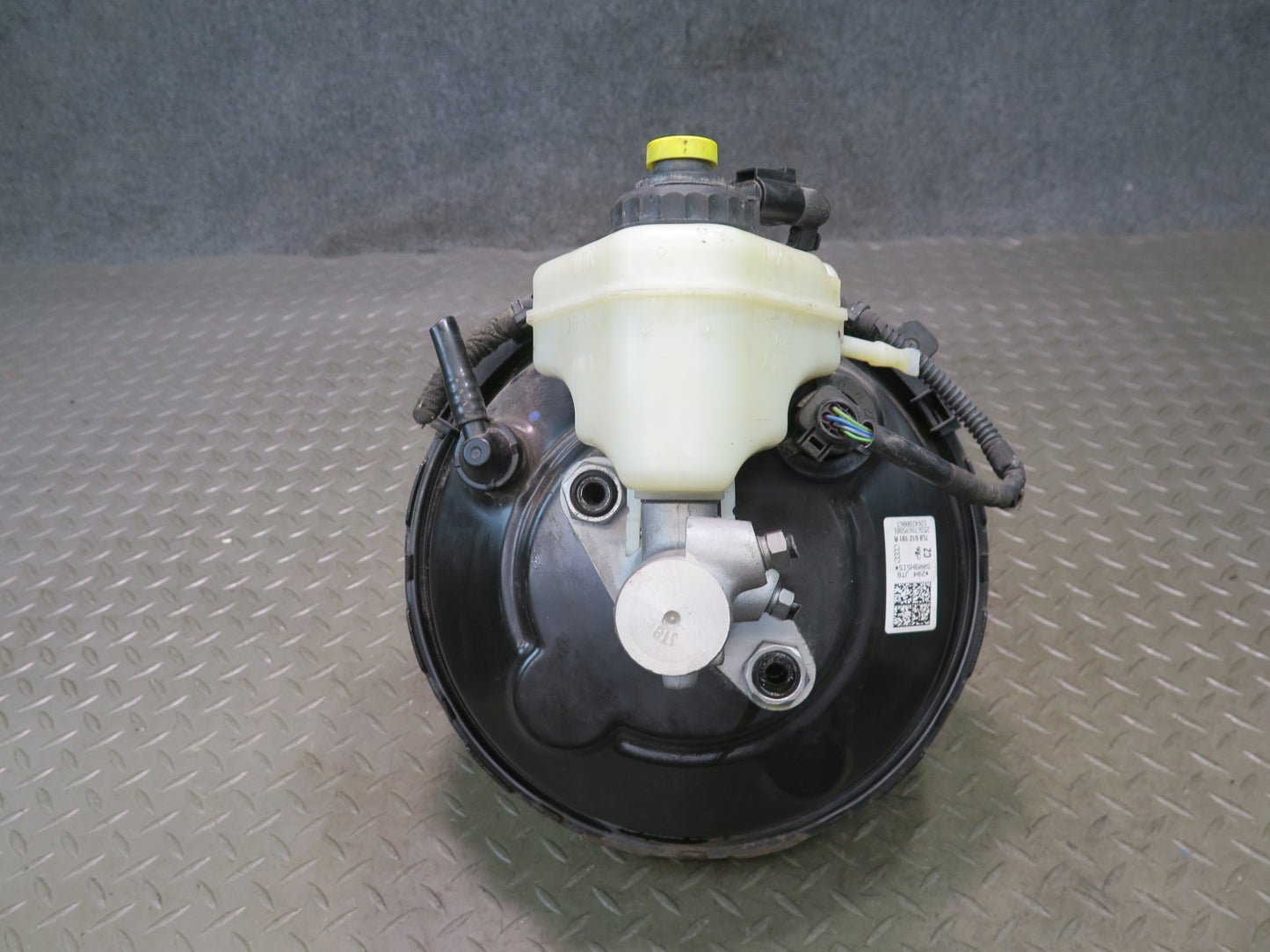 11-15 Audi 4L Q7 3.0L AWD Brake Master Cylinder Booster Fluid Reservoir OEM