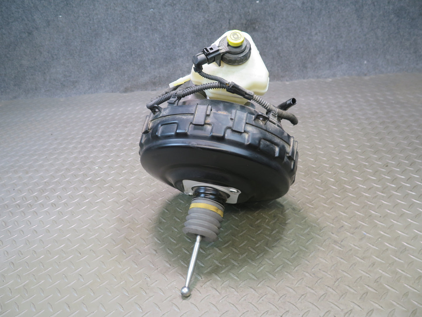 11-15 Audi 4L Q7 3.0L AWD Brake Master Cylinder Booster Fluid Reservoir OEM