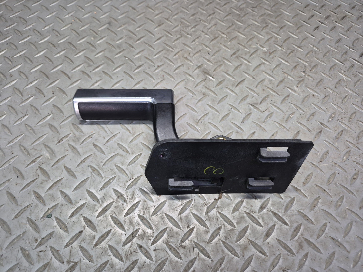 2005-2007 Hummer H2 Front Left & Right Door Interior Trim Cover Panel Set of 2