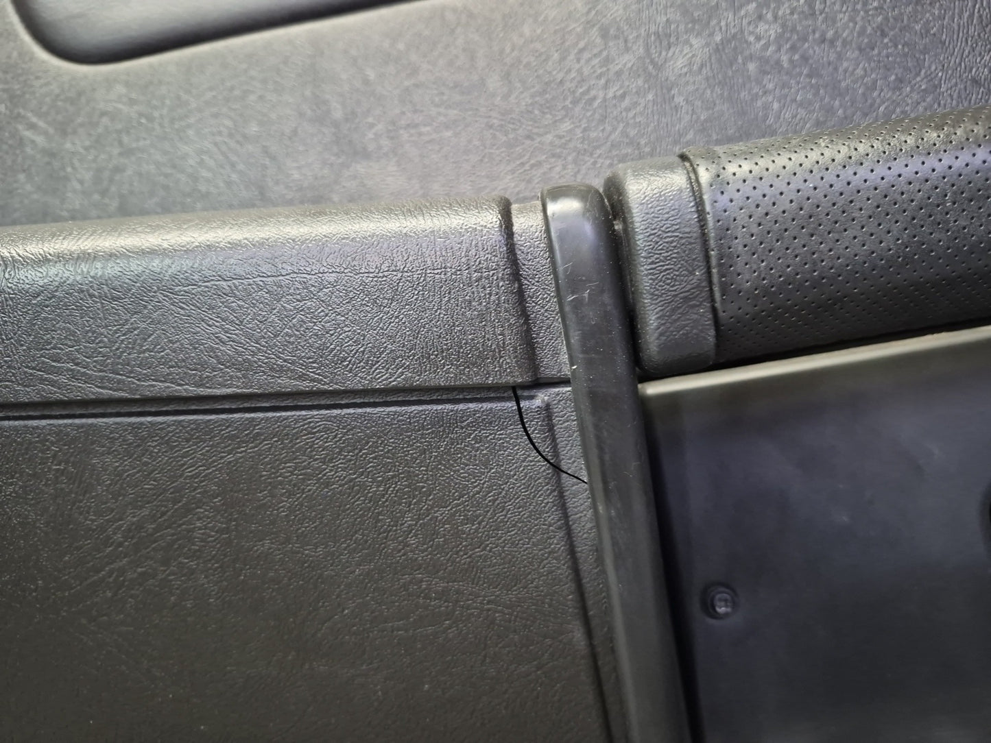 2005-2007 Hummer H2 Front Left & Right Door Interior Trim Cover Panel Set of 2