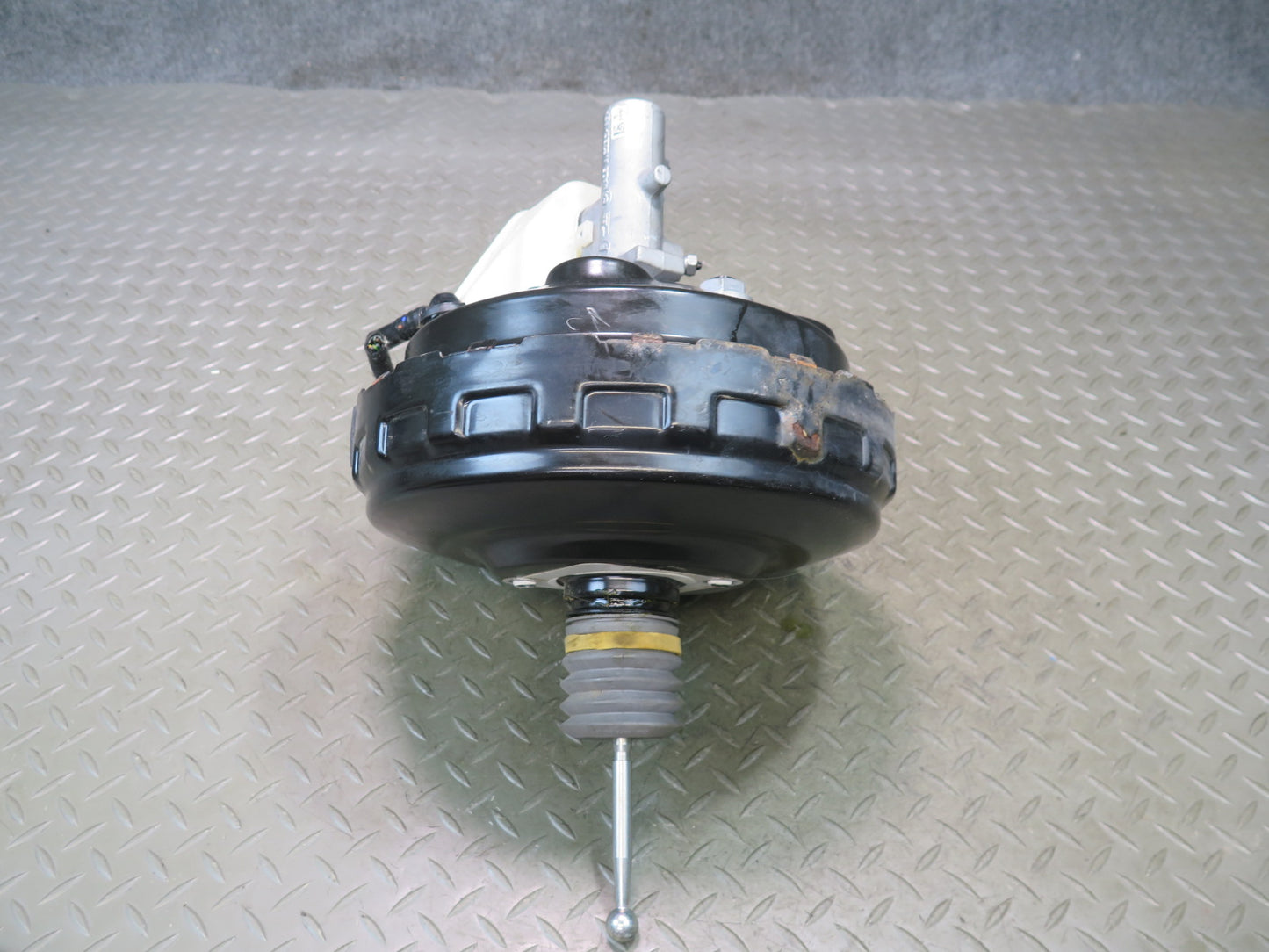 11-15 Audi 4L Q7 3.0L AWD Brake Master Cylinder Booster Fluid Reservoir OEM