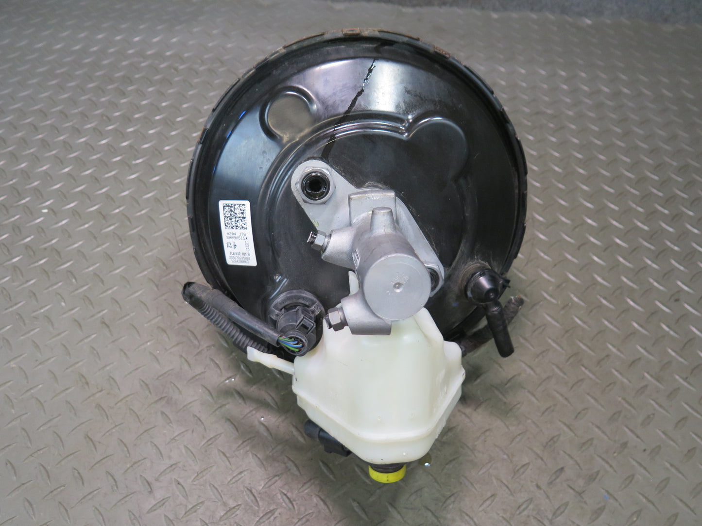 11-15 Audi 4L Q7 3.0L AWD Brake Master Cylinder Booster Fluid Reservoir OEM