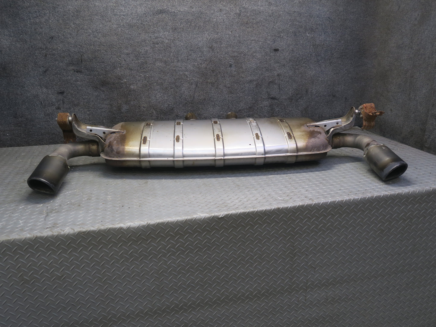 11-15 Audi 4L Q7 3.0L Rear Exhaust Muffler w Tips OEM