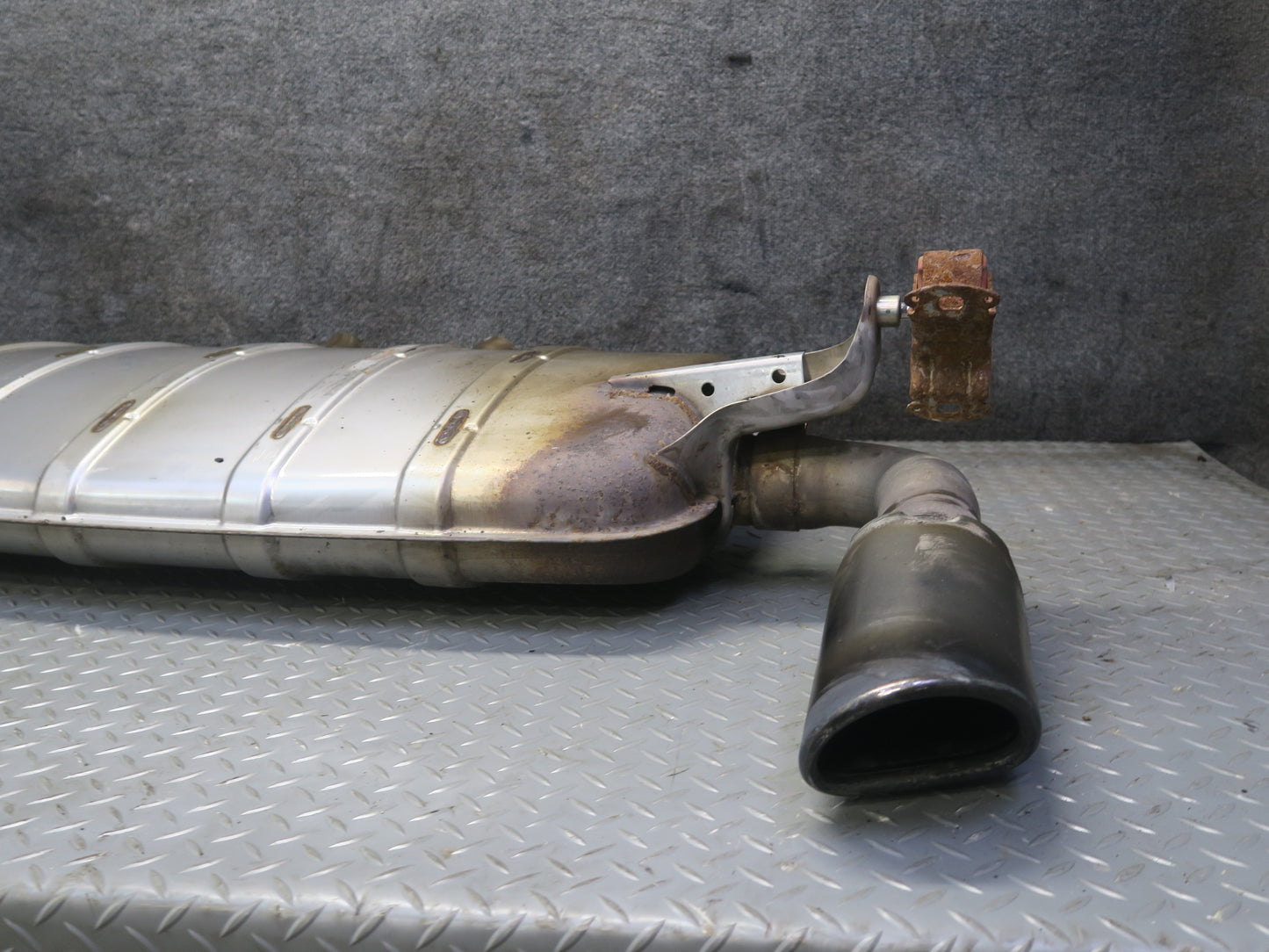 11-15 Audi 4L Q7 3.0L Rear Exhaust Muffler w Tips OEM