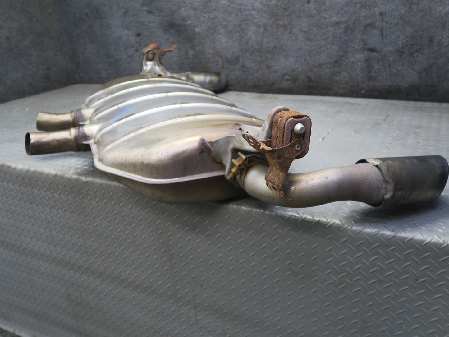 11-15 Audi 4L Q7 3.0L Rear Exhaust Muffler w Tips OEM