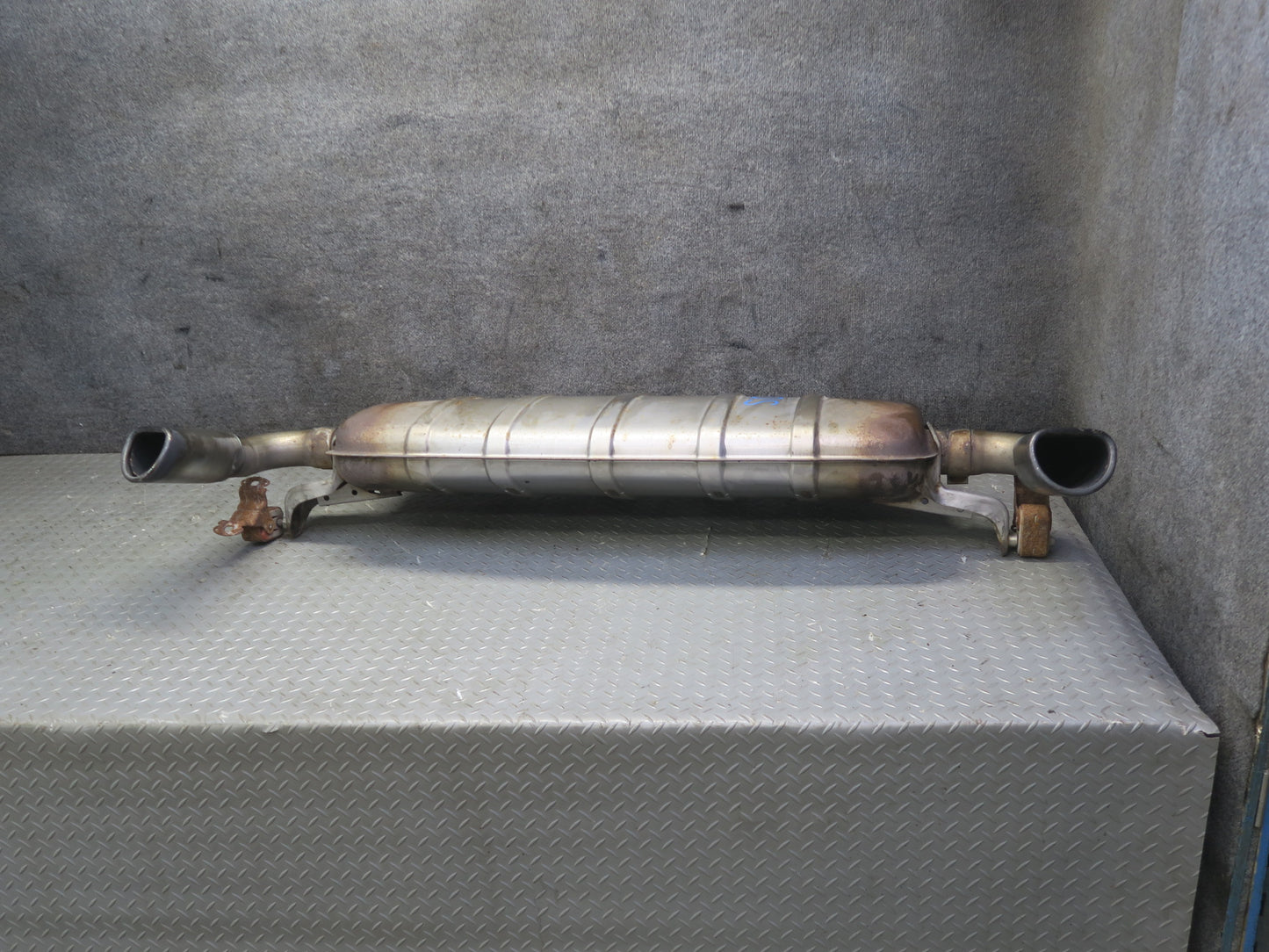 11-15 Audi 4L Q7 3.0L Rear Exhaust Muffler w Tips OEM