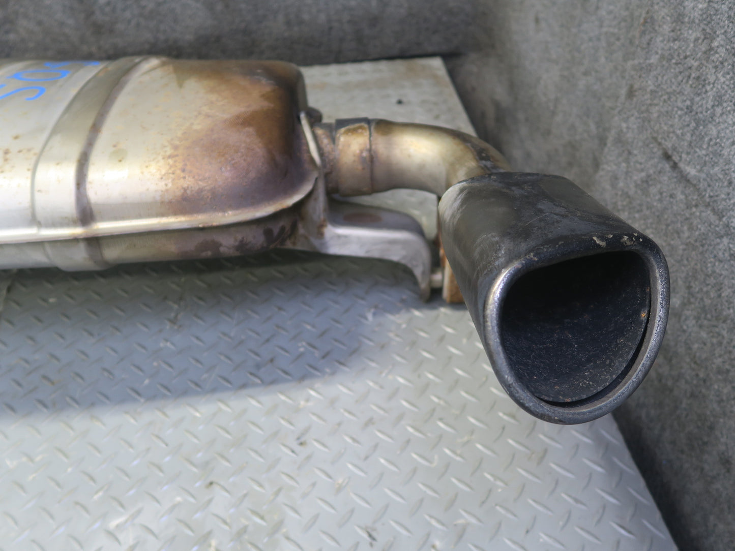11-15 Audi 4L Q7 3.0L Rear Exhaust Muffler w Tips OEM