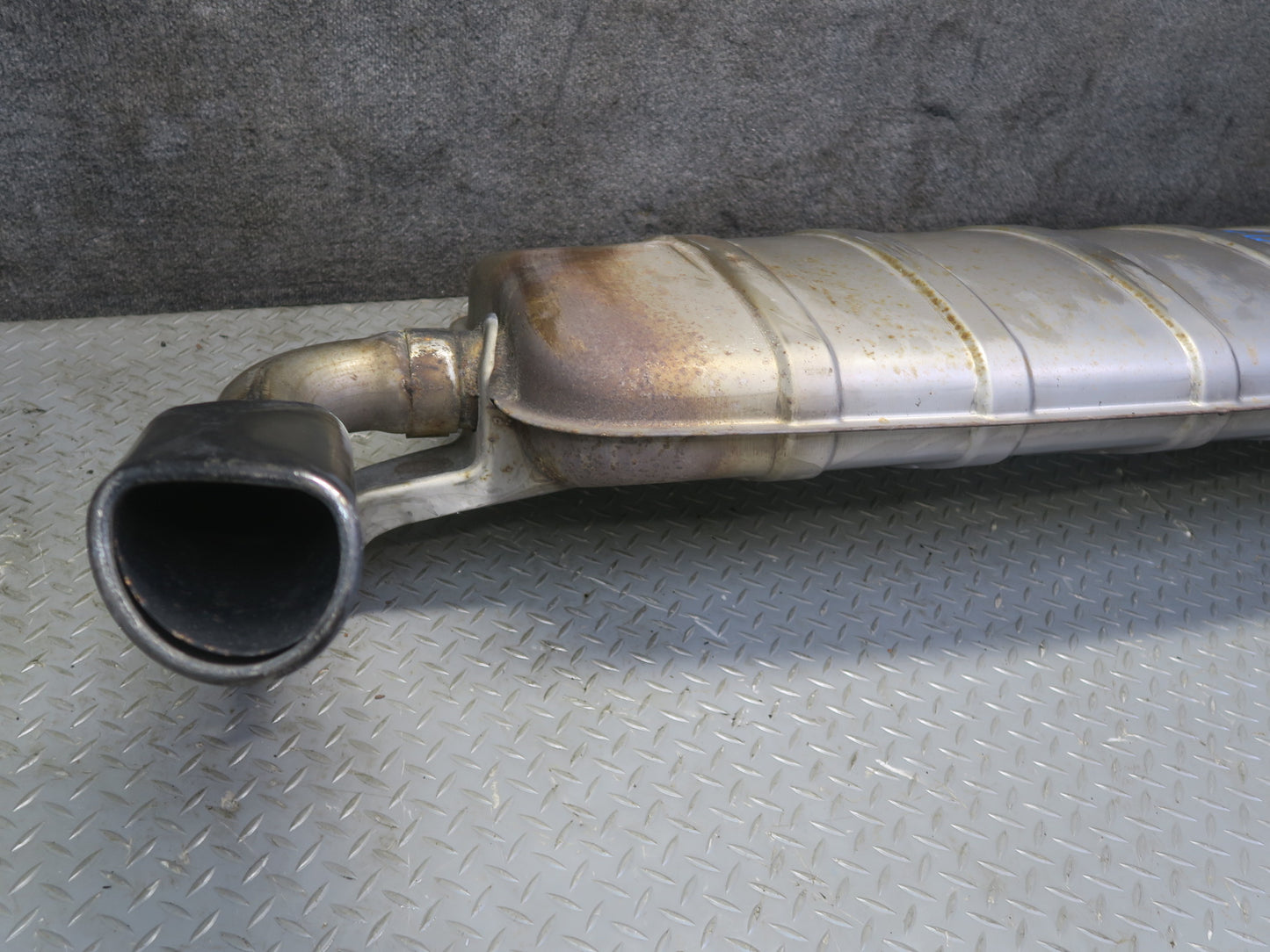 11-15 Audi 4L Q7 3.0L Rear Exhaust Muffler w Tips OEM