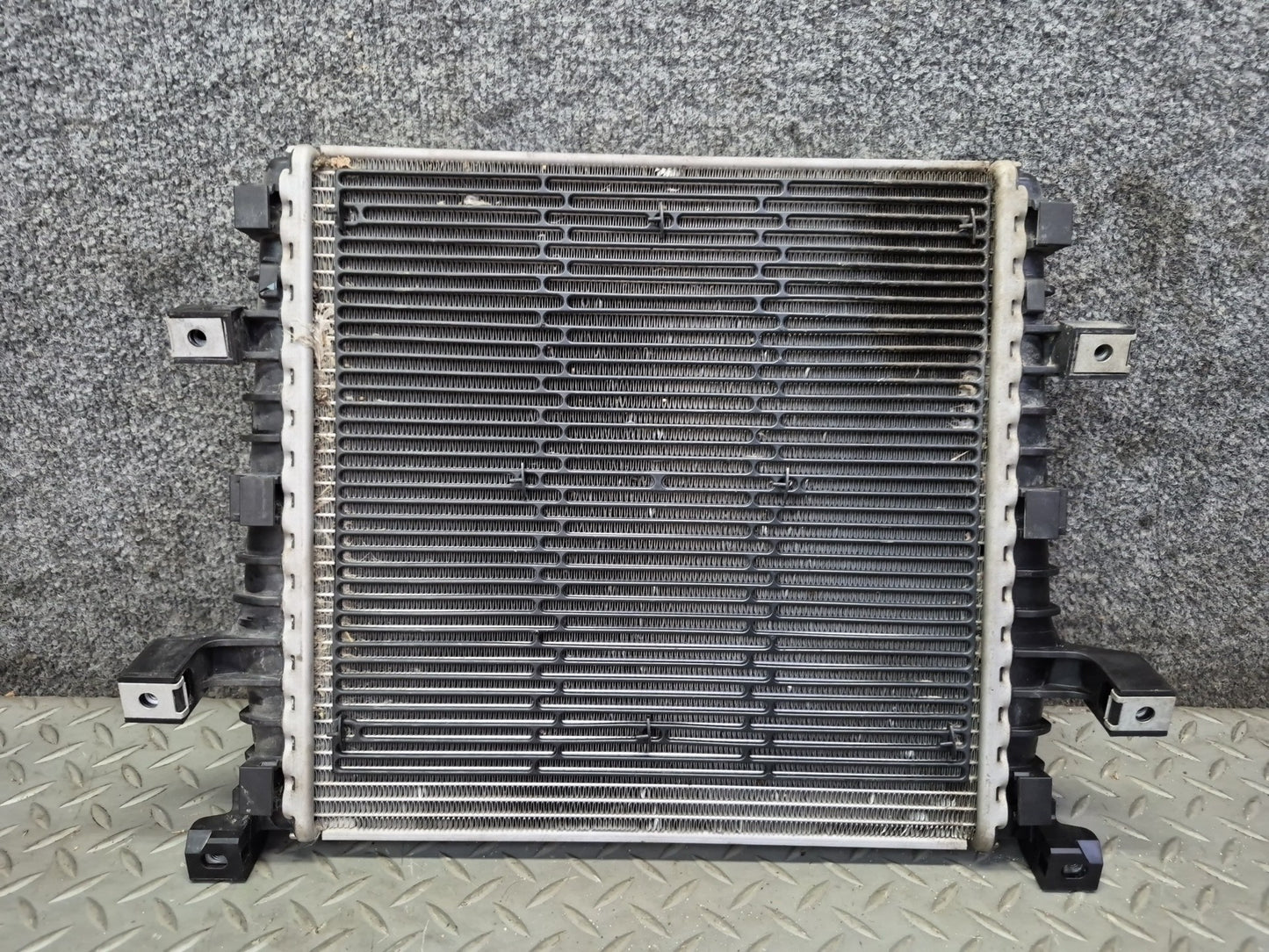 11-15 Audi 4L Q7 3.0L Left or Right Engine Secondary Auxiliary Radiator OEM