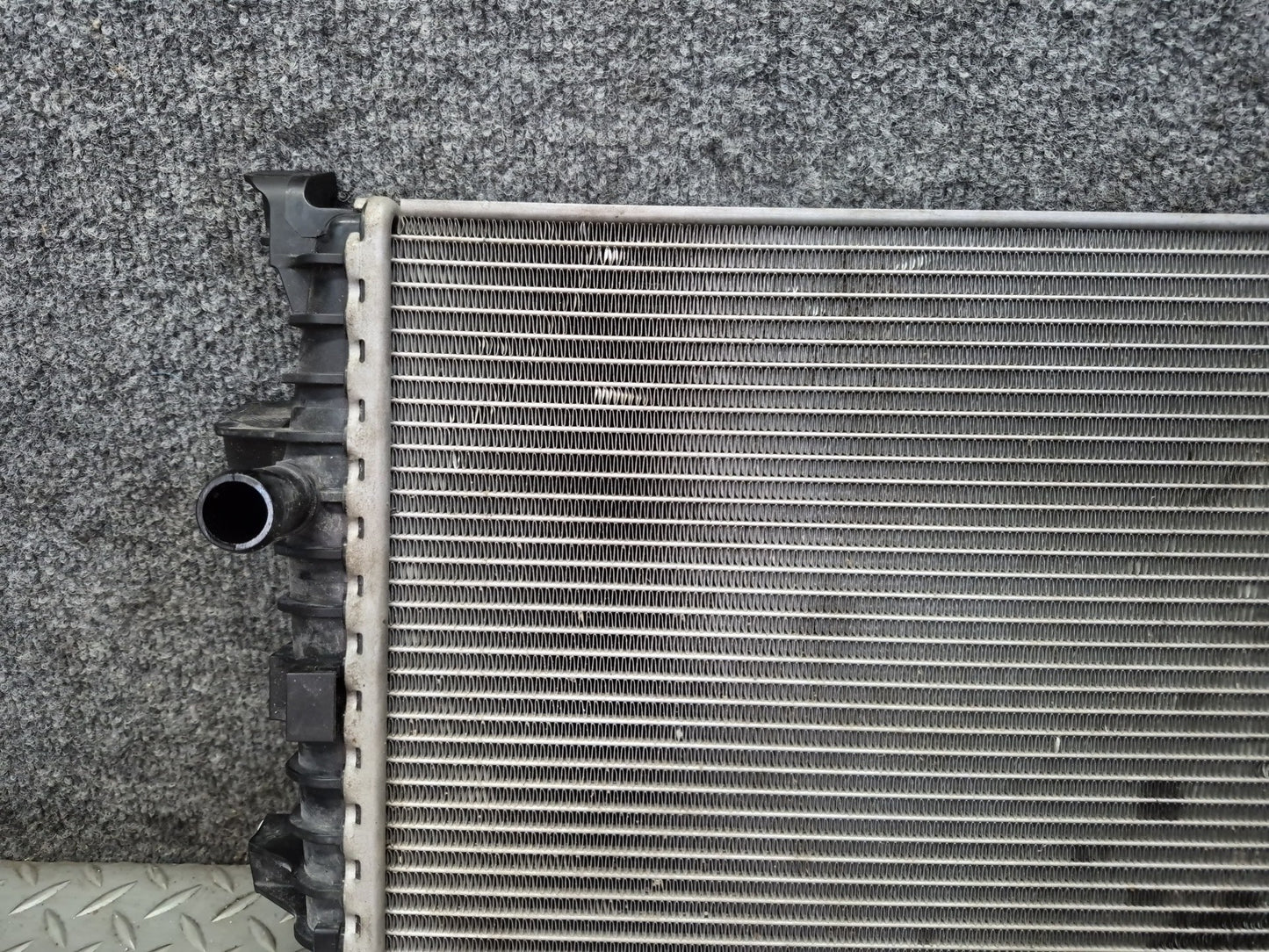 11-15 Audi 4L Q7 3.0L Left or Right Engine Secondary Auxiliary Radiator OEM