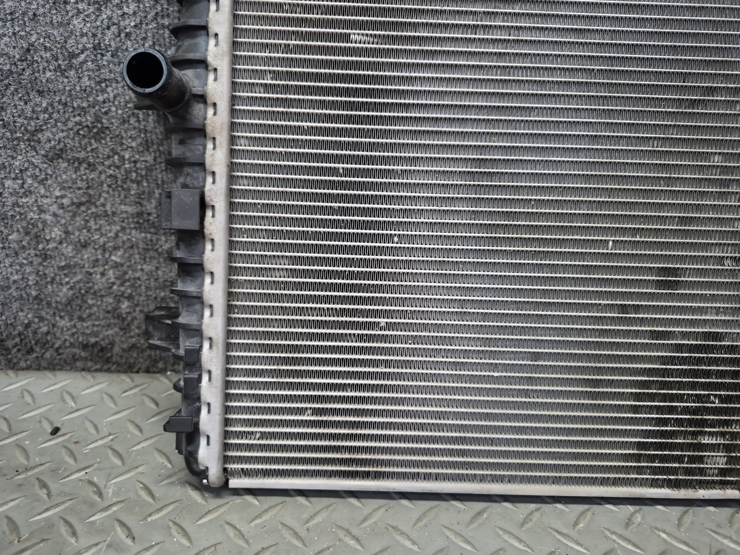 11-15 Audi 4L Q7 3.0L Left or Right Engine Secondary Auxiliary Radiator OEM