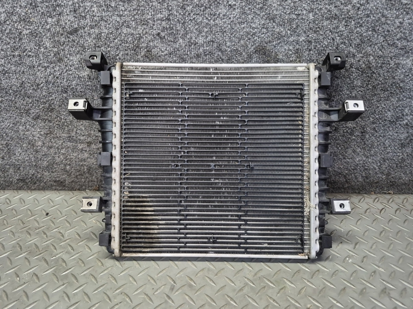 11-15 Audi 4L Q7 3.0L Left or Right Engine Secondary Auxiliary Radiator OEM