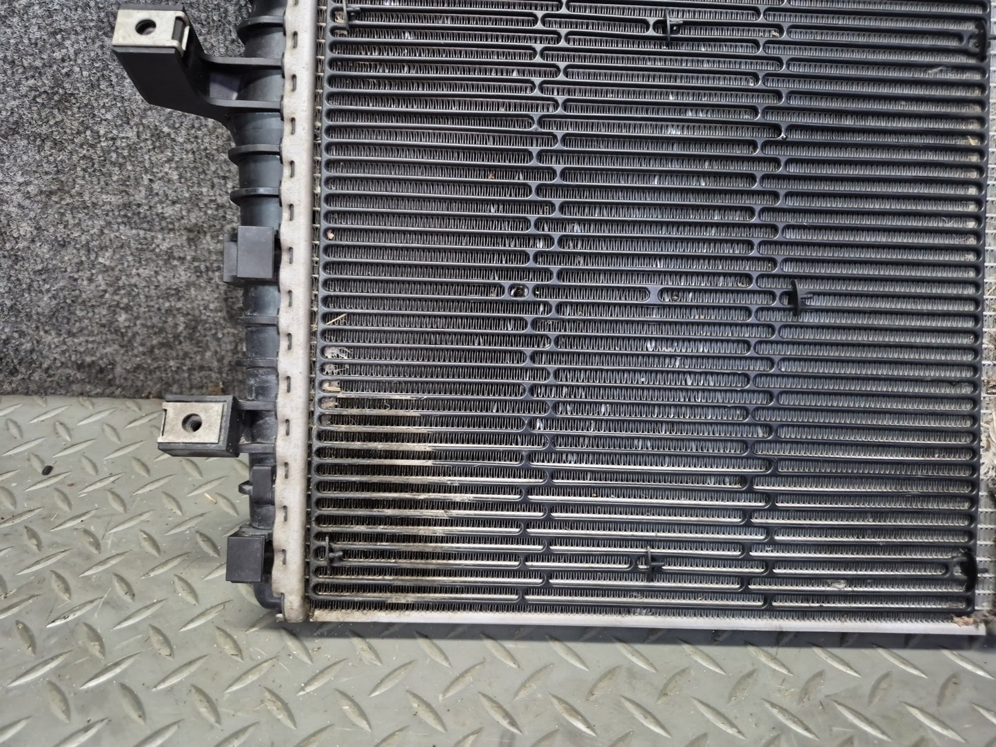 11-15 Audi 4L Q7 3.0L Left or Right Engine Secondary Auxiliary Radiator OEM