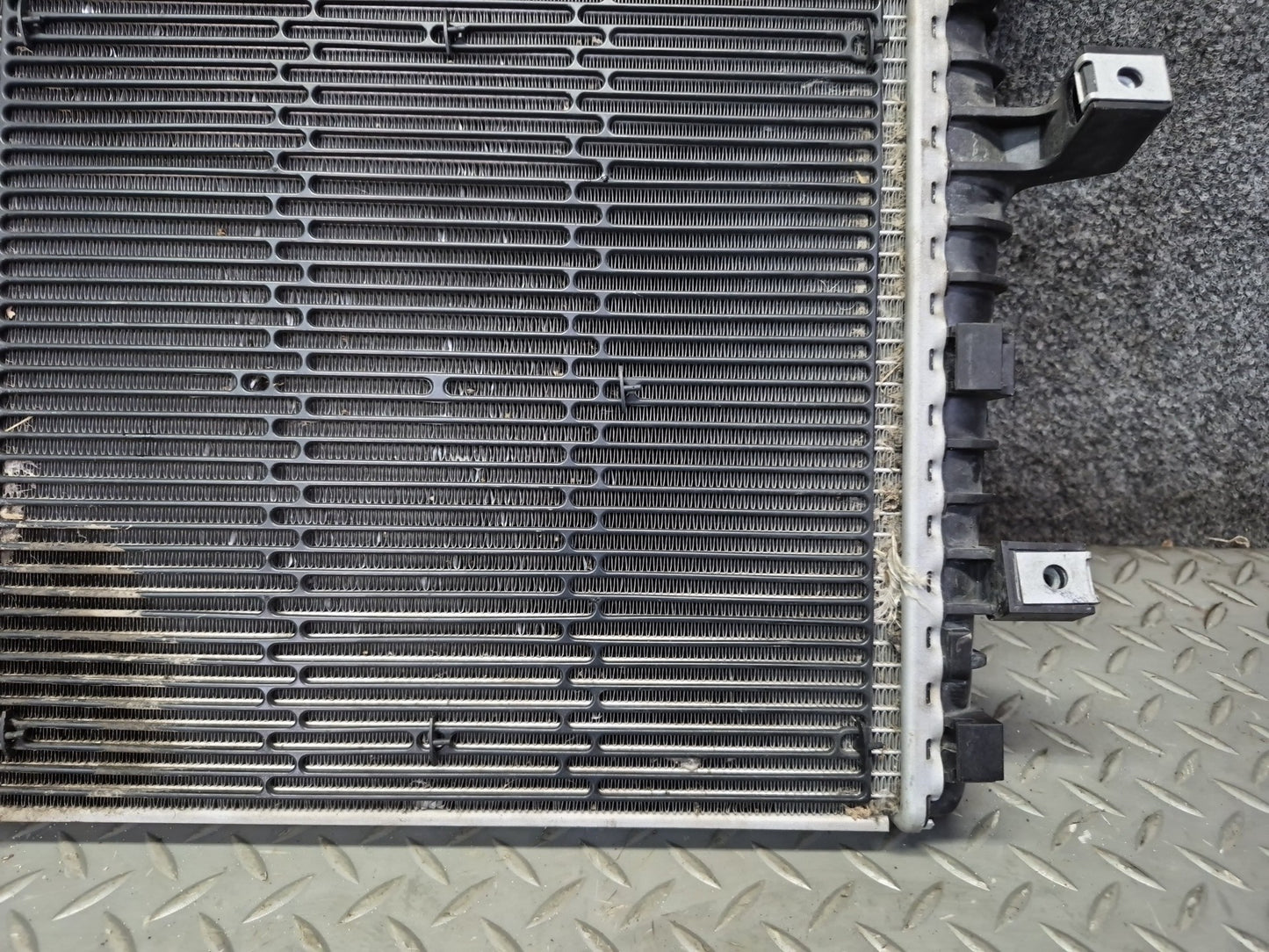11-15 Audi 4L Q7 3.0L Left or Right Engine Secondary Auxiliary Radiator OEM