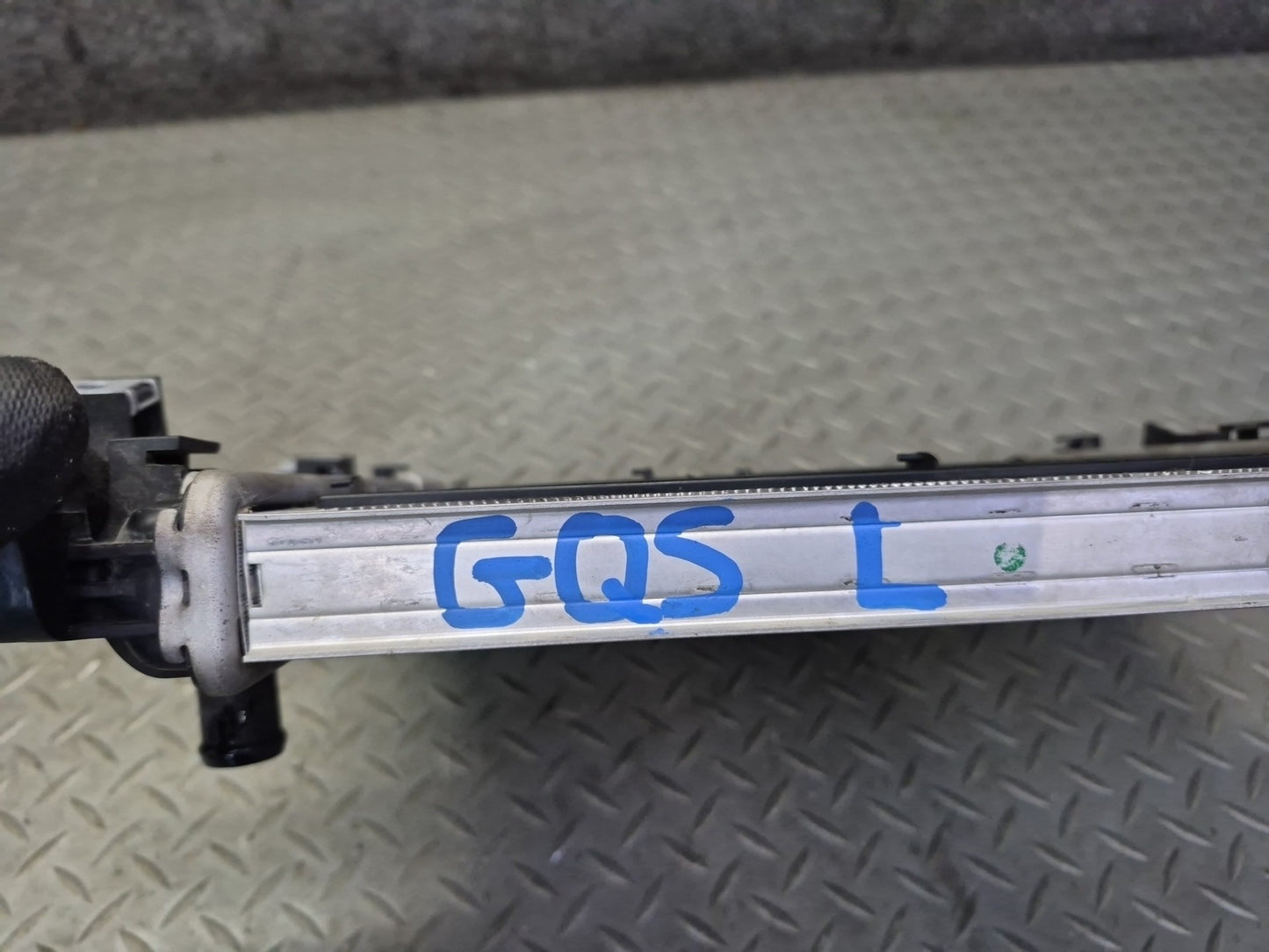11-15 Audi 4L Q7 3.0L Left or Right Engine Secondary Auxiliary Radiator OEM