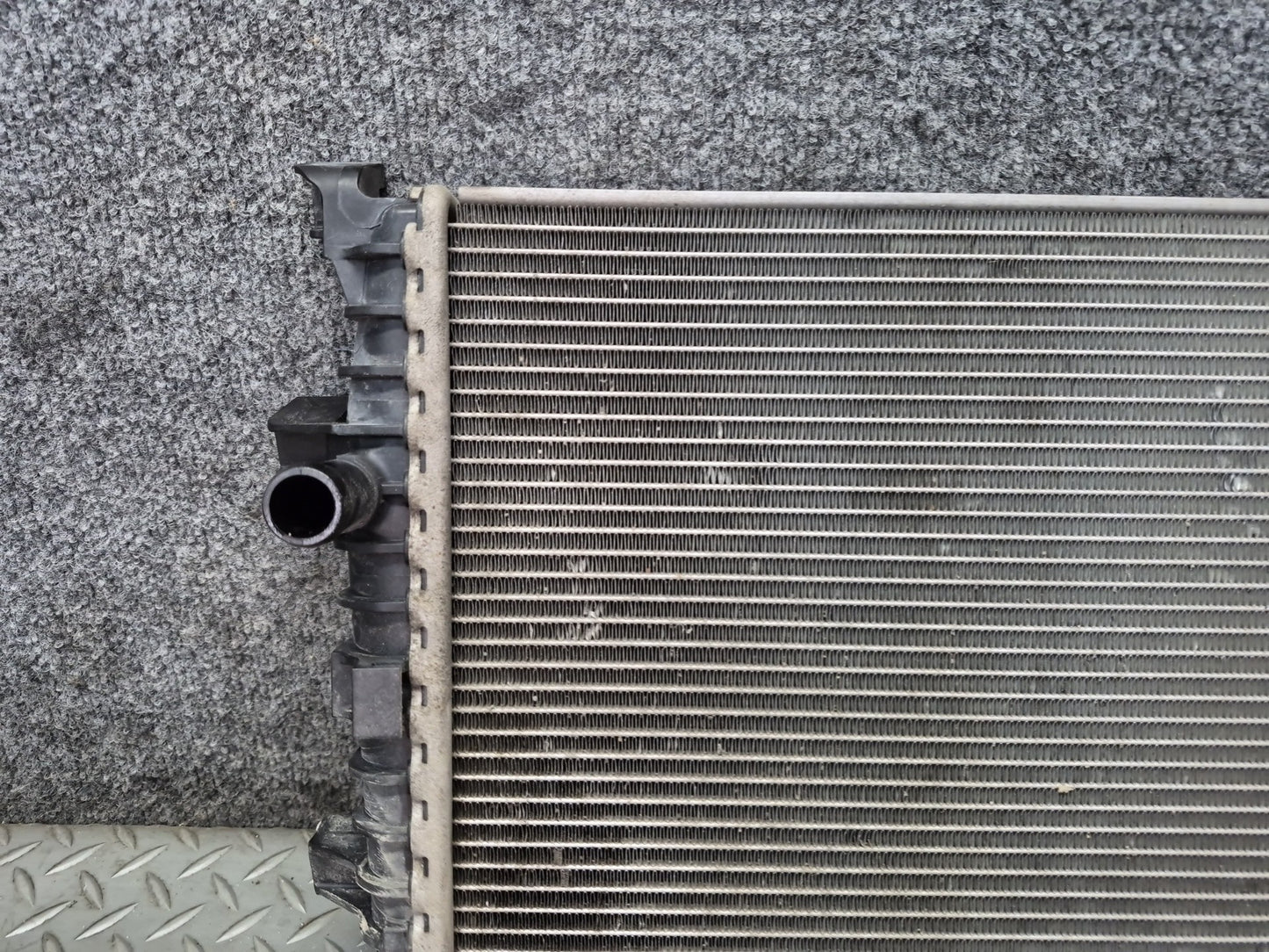 11-15 Audi 4L Q7 3.0L Left or Right Engine Secondary Auxiliary Radiator OEM