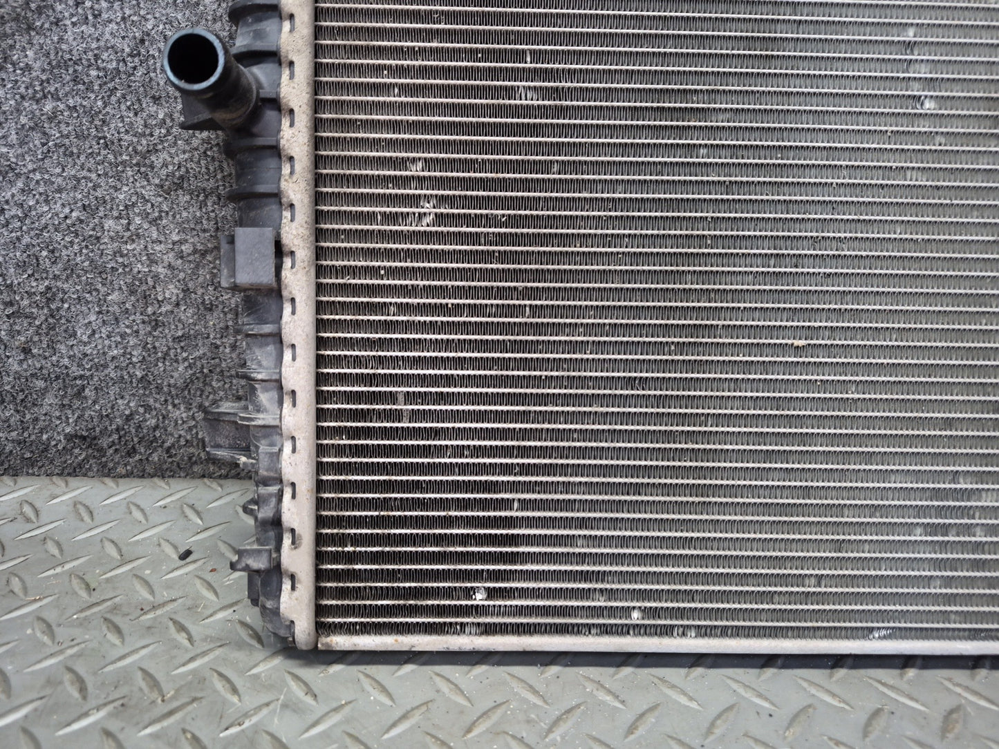 11-15 Audi 4L Q7 3.0L Left or Right Engine Secondary Auxiliary Radiator OEM