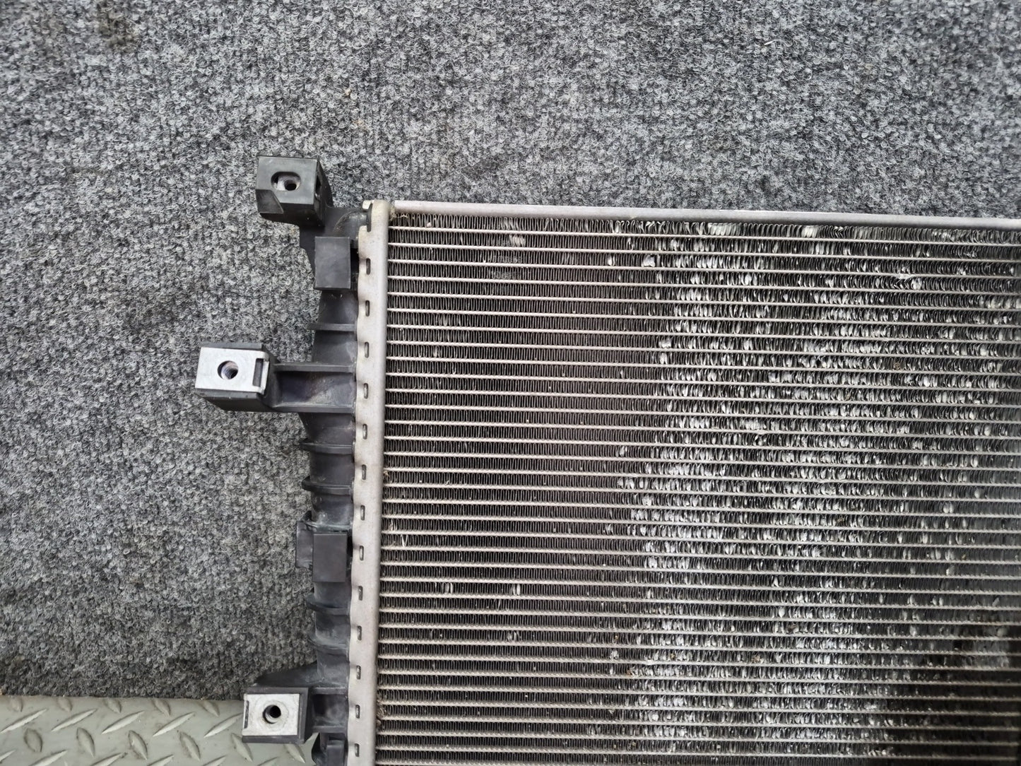 11-15 Audi 4L Q7 3.0L Left or Right Engine Secondary Auxiliary Radiator OEM